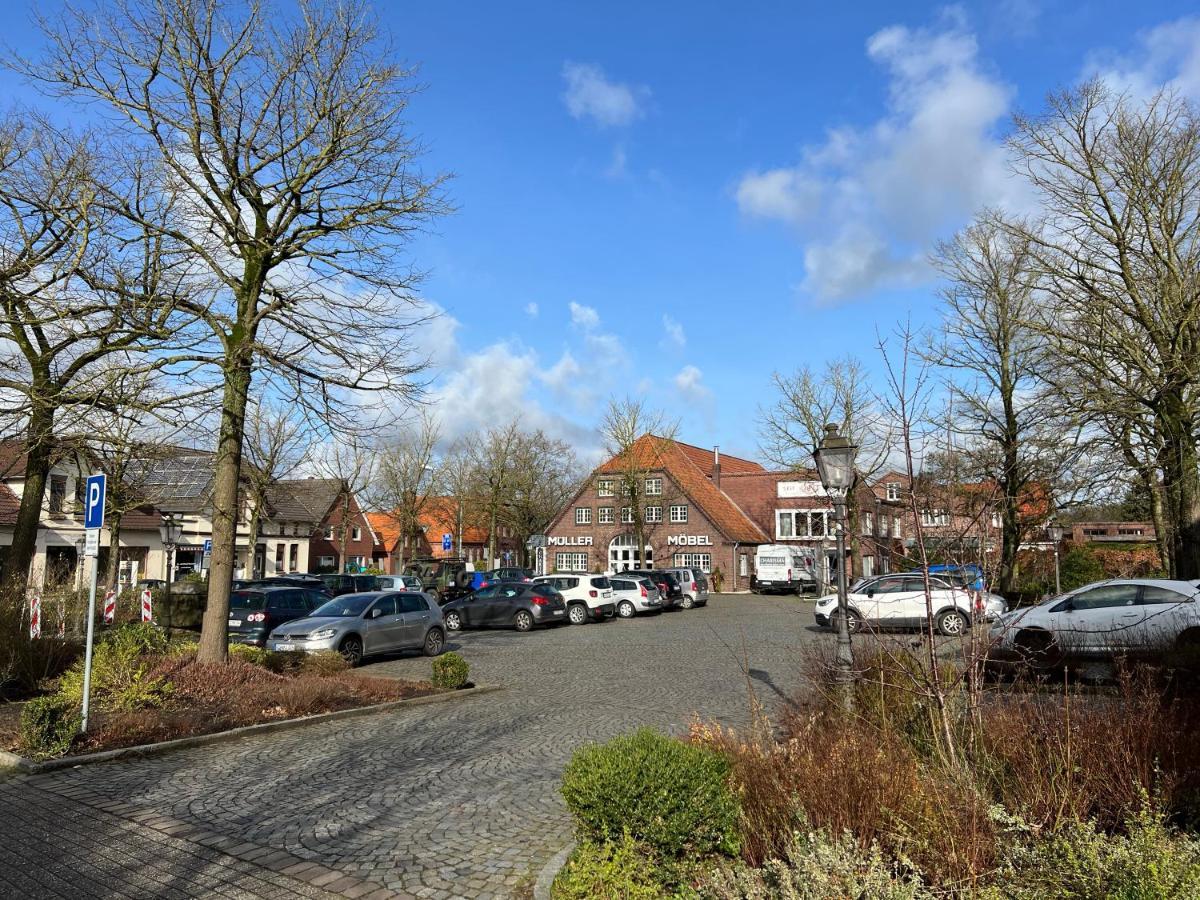 Luxus Lindenhof Apartments -Ferienwohnungen In Friesland An Der Nordsee Am Naturschutzgebiet Urwald Neuenburg  Room photo